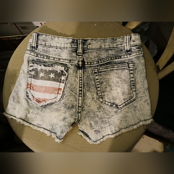 🇺🇲Thrill Denim Shorts Always A Thrill.💙 🎁Size 12 Female,A Fabulous Gift. 🏖 - Picture 2 of 8